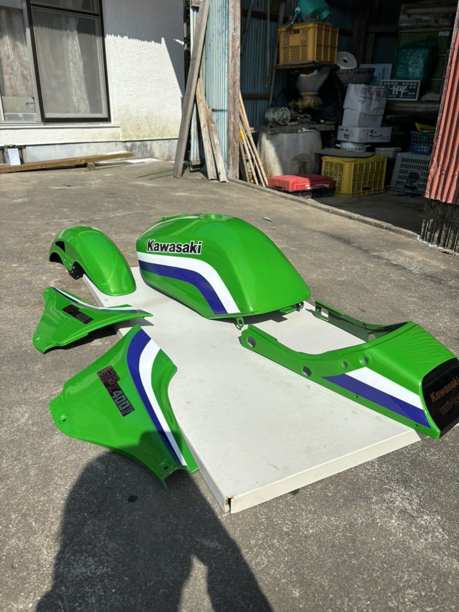 Yahoo!オークション - GPZ400F 外装セット カウル テールカウル Yahoo!オークション - GPZ400F 外装セット カウル テールカウル