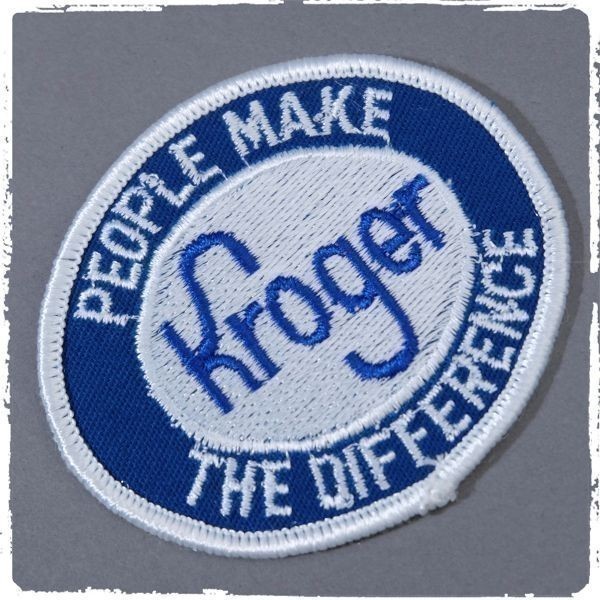 MH111 Kroger 米国 スーパーマーケット ワッペン パッチ ロゴ エンブレム アメリカ 輸入雑貨 刺繍_画像1