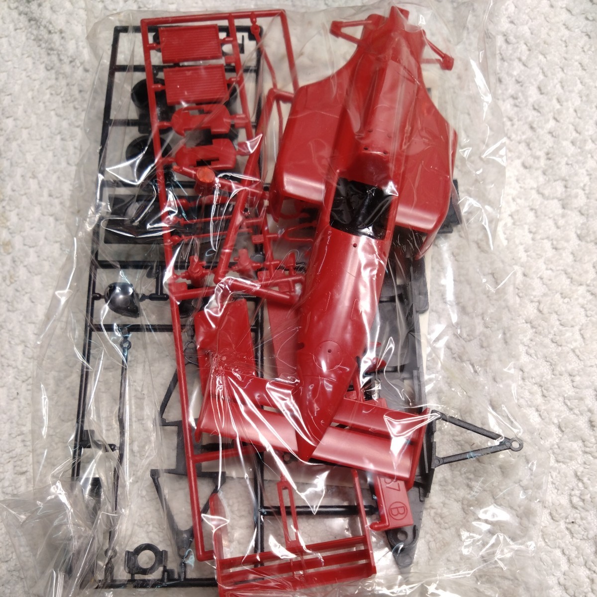  GUNZE グンゼ NO6 Ferrari F1-87/88C フェラーリ F1-87/88C 1/24 ☆ プラモデル_画像3