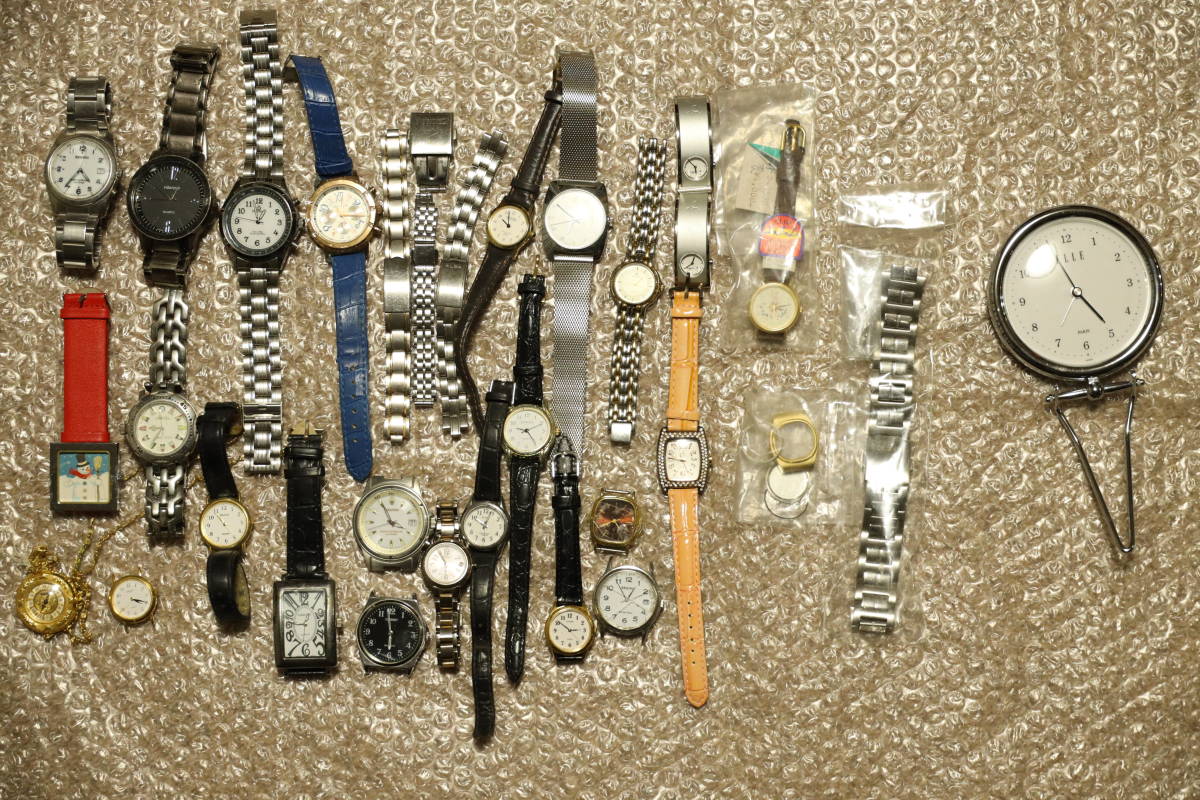 （B126）メンズ　レディース　クオーツ時計　いろいろ26点まとめて　SEIKO　セイコー　CITIZEN シチズン　ELLE　腕時計　置時計 委託品_画像1