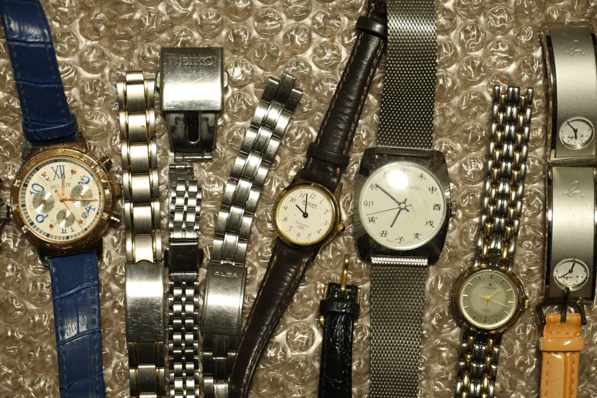 （B126）メンズ　レディース　クオーツ時計　いろいろ26点まとめて　SEIKO　セイコー　CITIZEN シチズン　ELLE　腕時計　置時計 委託品_画像3