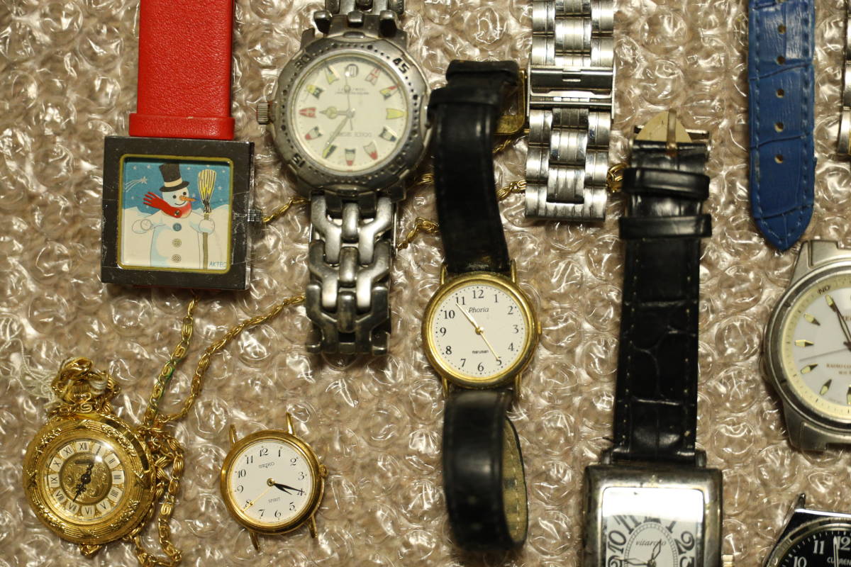 （B126）メンズ　レディース　クオーツ時計　いろいろ26点まとめて　SEIKO　セイコー　CITIZEN シチズン　ELLE　腕時計　置時計 委託品_画像10