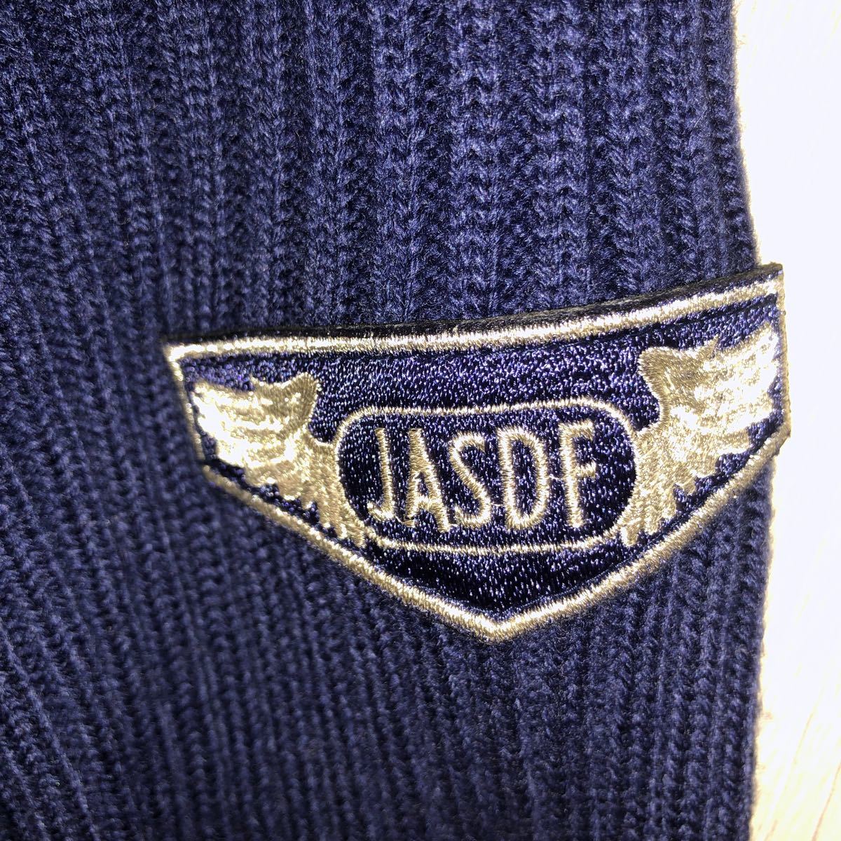 極美品 JASDF 防衛省　航空自衛隊　簡易服　改　トップ ネイビー　ミリタリー Vネック コマンドセーター 長袖 エンジ _画像4