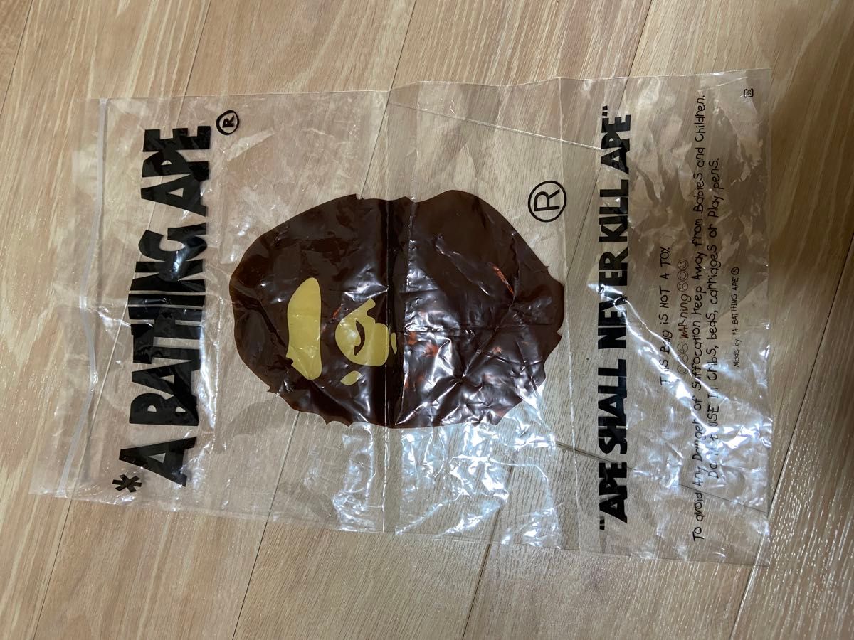 A BATHING APE シャークパーカー型　フード付きネックウォーマー