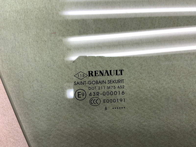 RU010 BBM5M ルノー メガーヌ GT sports 右フロント ドア ガラス/SAINT-GOBAIN SEKURIT M75 ★程度まあまあ ◎_画像2