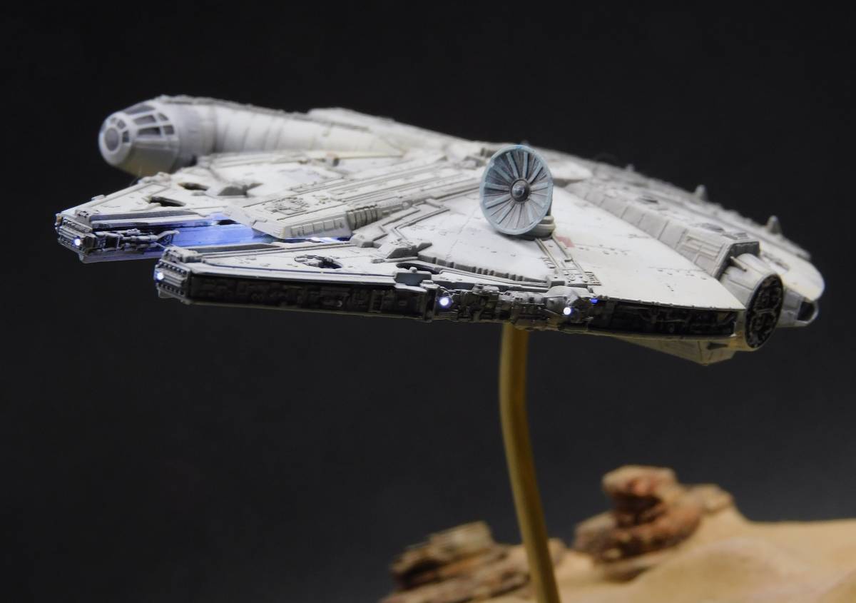 バンダイ スターウォーズ 【ミレニアム・ファルコン】 完成品 バンダイ スターウォーズ 【ミレニアム・ファルコン】 完成品
