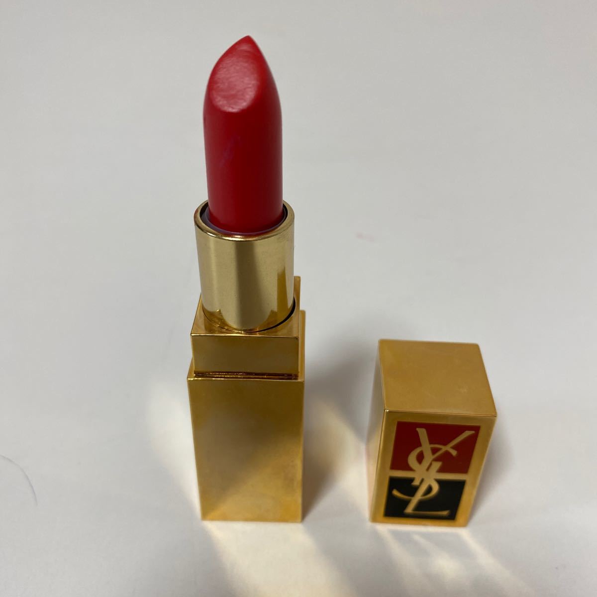 【1円スタート】【使用品】イヴ・サンローラン 62 YSL ルージュ リップスティック 口紅 コスメ _画像1