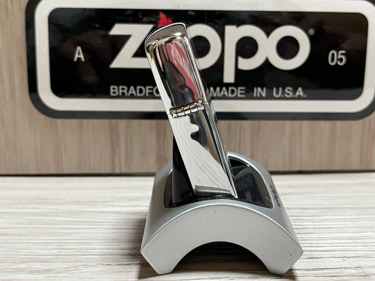 【希少】新品未使用 2000年製 Zippo 非売品 / 限定 'Marlboro MEDIUM SOFT PACK' マルボロ エンボス加工 ジッポー 喫煙具 オイルライター _画像5