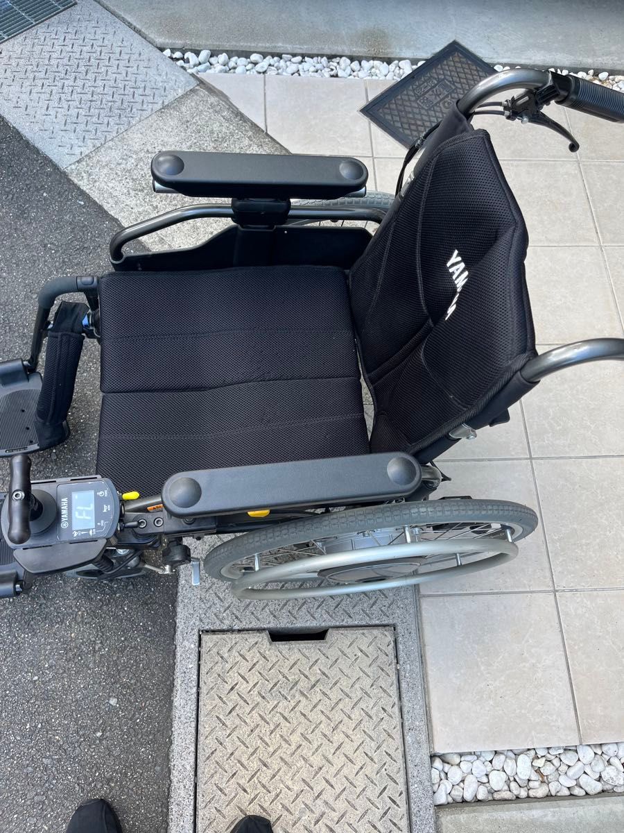 2018年製電動車椅子　ヤマハ　バッテリー1個　充電器付き