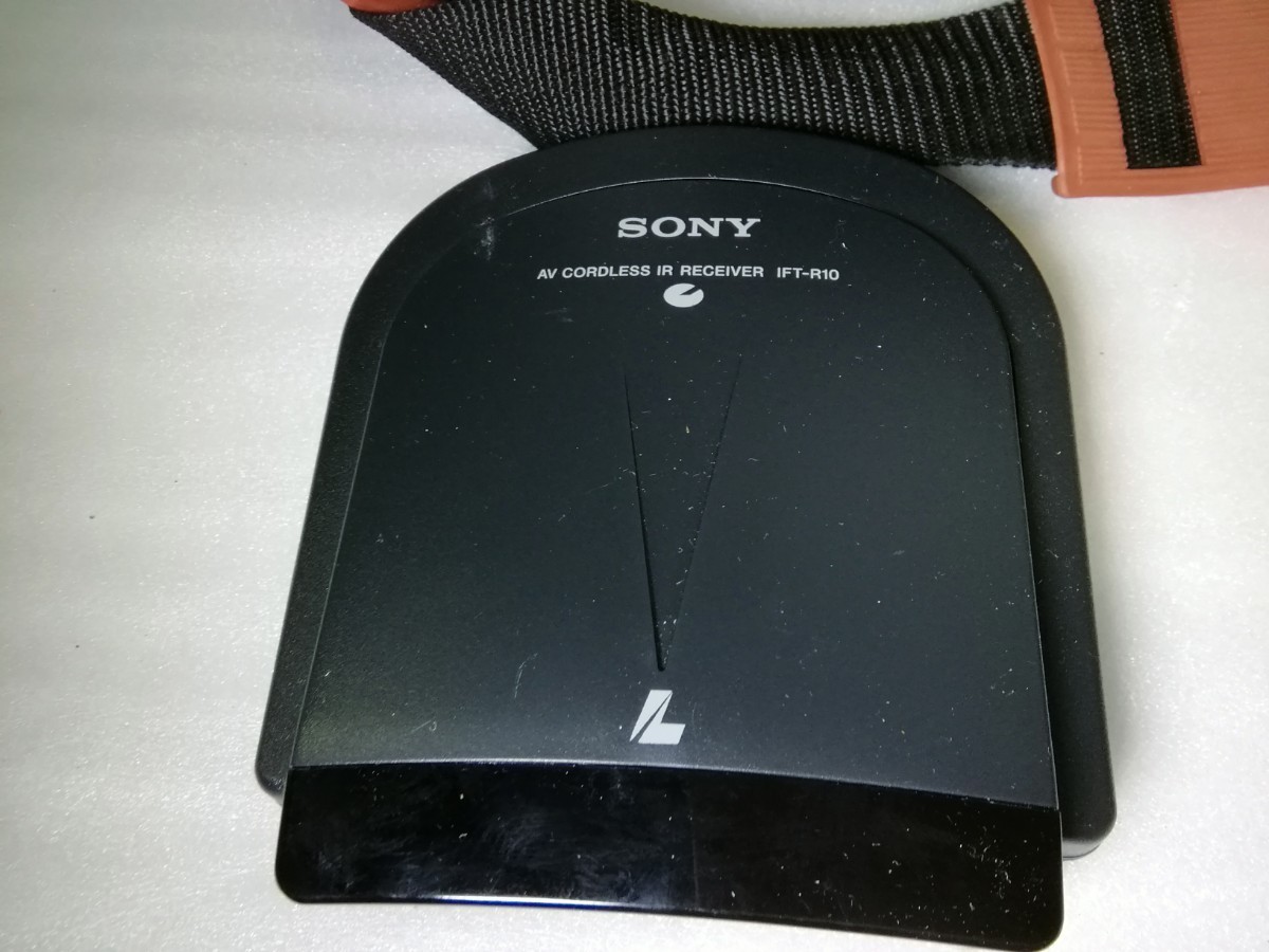 売り切り☆1円～ SONY ビデオカメラ Hi8 部品 バッグ/リモコン (RMT-717)/IFT-R10/AVK-715M/MP 120/AVケーブル/ 6点 未使用+中古品の画像2