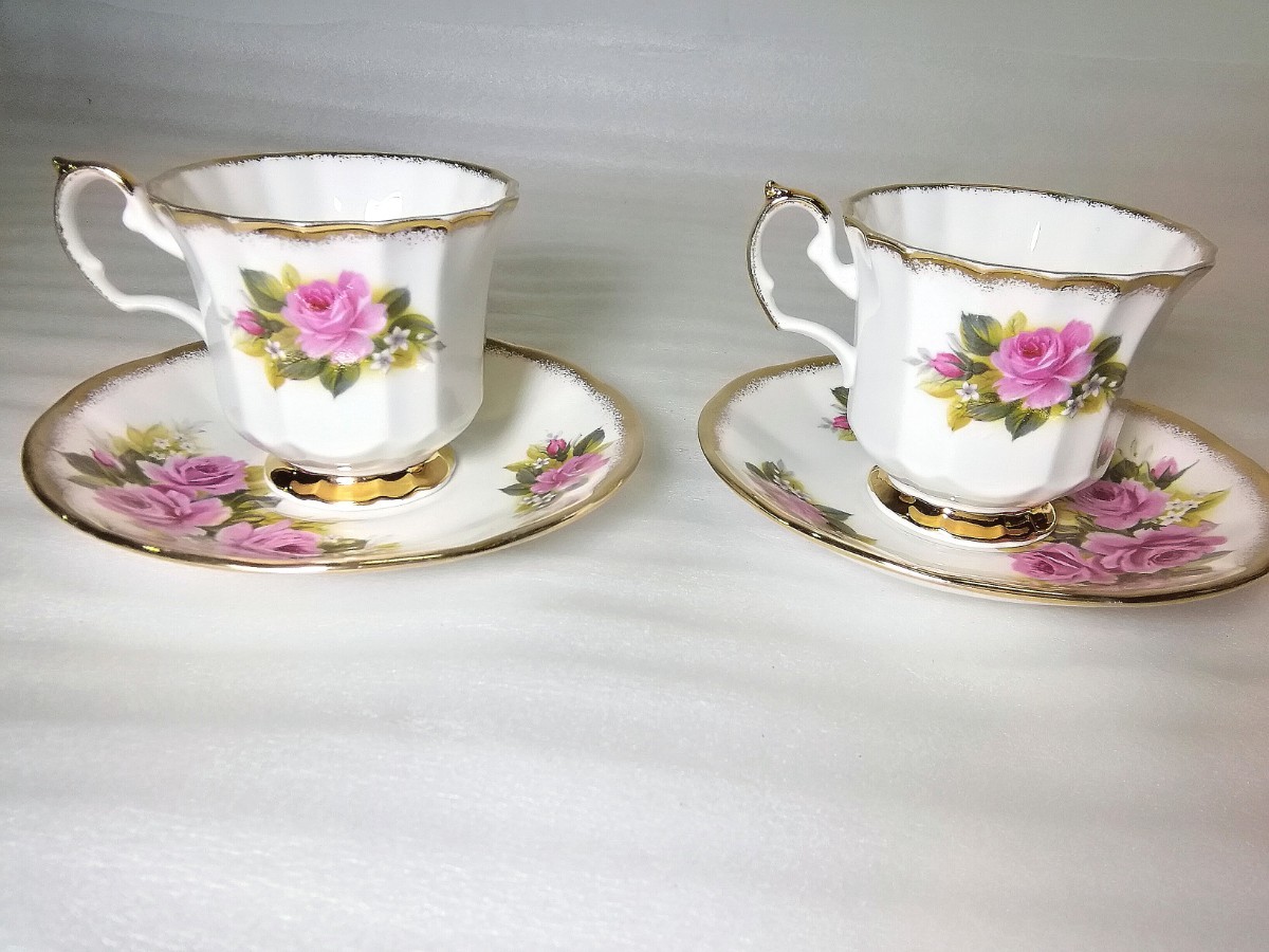 英国　TUDOR 　カップ & ソーサー 　ペア　カップ　 FINE BONE CHINA ファインボーンチャイナ　金彩/花柄　ティーカップ磁器　ヴィンテージ_画像4