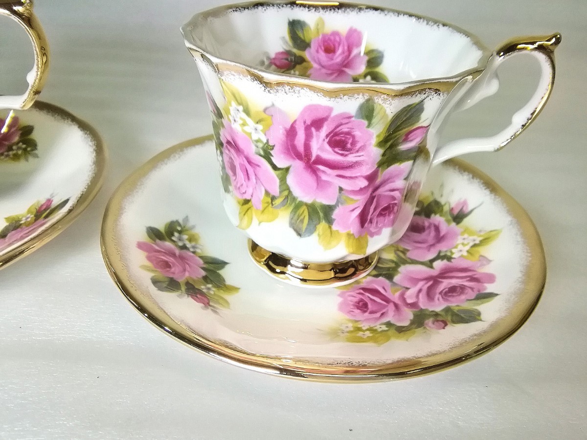 英国　TUDOR 　カップ & ソーサー 　ペア　カップ　 FINE BONE CHINA ファインボーンチャイナ　金彩/花柄　ティーカップ磁器　ヴィンテージ_画像3