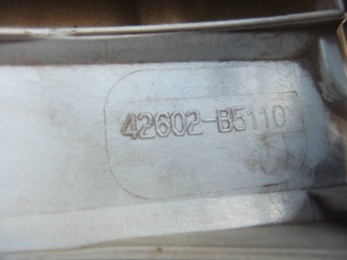 ダイハツ アトレー(S700V)純正 12インチホイールカバー １枚 品番 42602-B5110 ◆中古品◆ 送料安の画像9