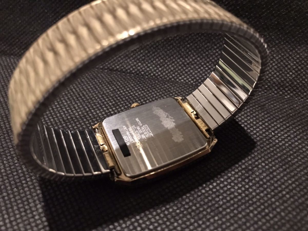 SEIKO SPIRIT 5E31-5A60 ANTIMAGNETIC アナログ クォーツ 腕時計 美品 極美品 ゴールド _画像8