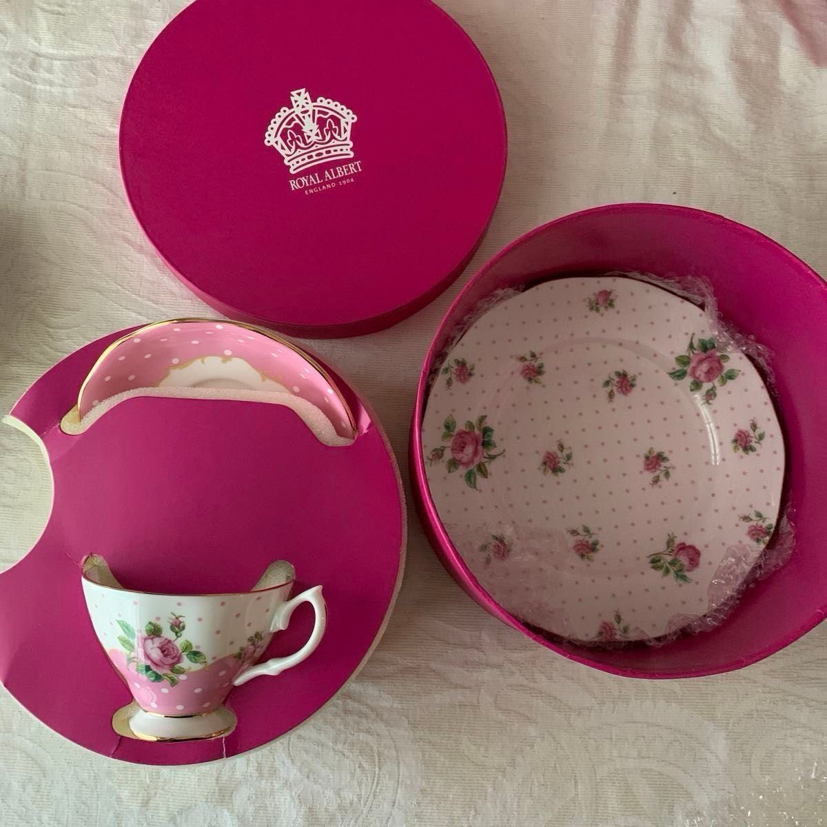 Royal Albert Cheeky Pink3Piece set ロイヤルアルバートカップ Royal Albert Cheeky Pink3Piece set ロイヤルアルバートカップ