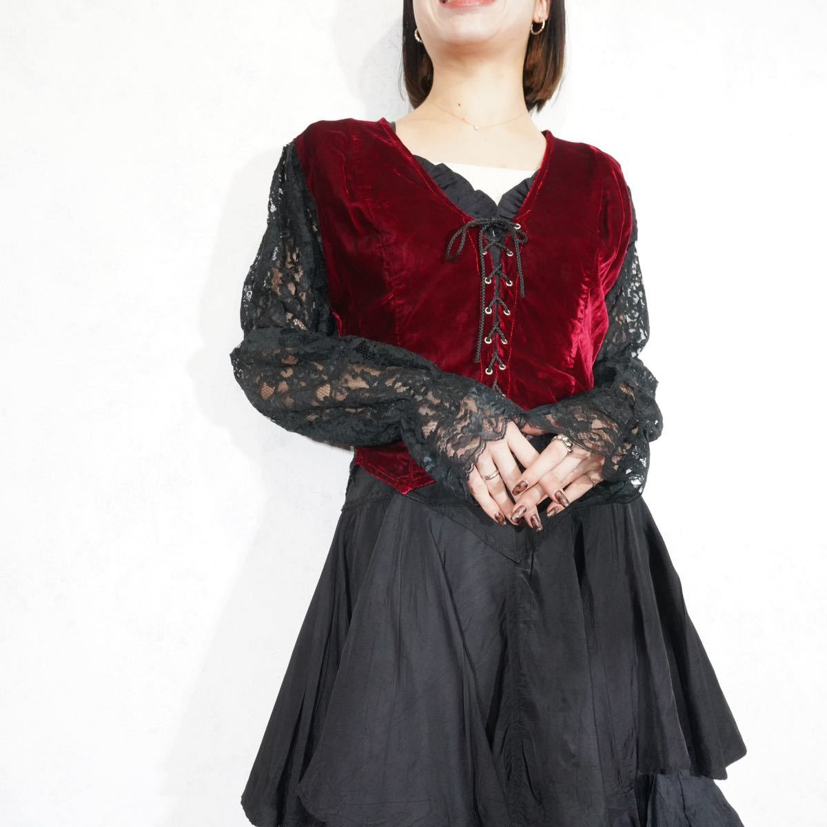 USA VINTAGE LACE UP VELOUR LACE DESIGN TOPS/アメリカ古着レースアップベロアレースデザイントップス