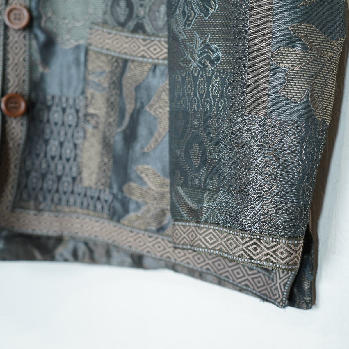 USA VINTAGE Tudor Court EMBROIDERY JACQUARD DESIGN JACKET USA VINTAGE Tudor Court EMBROIDERY JACQUARD DESIGN JACKET