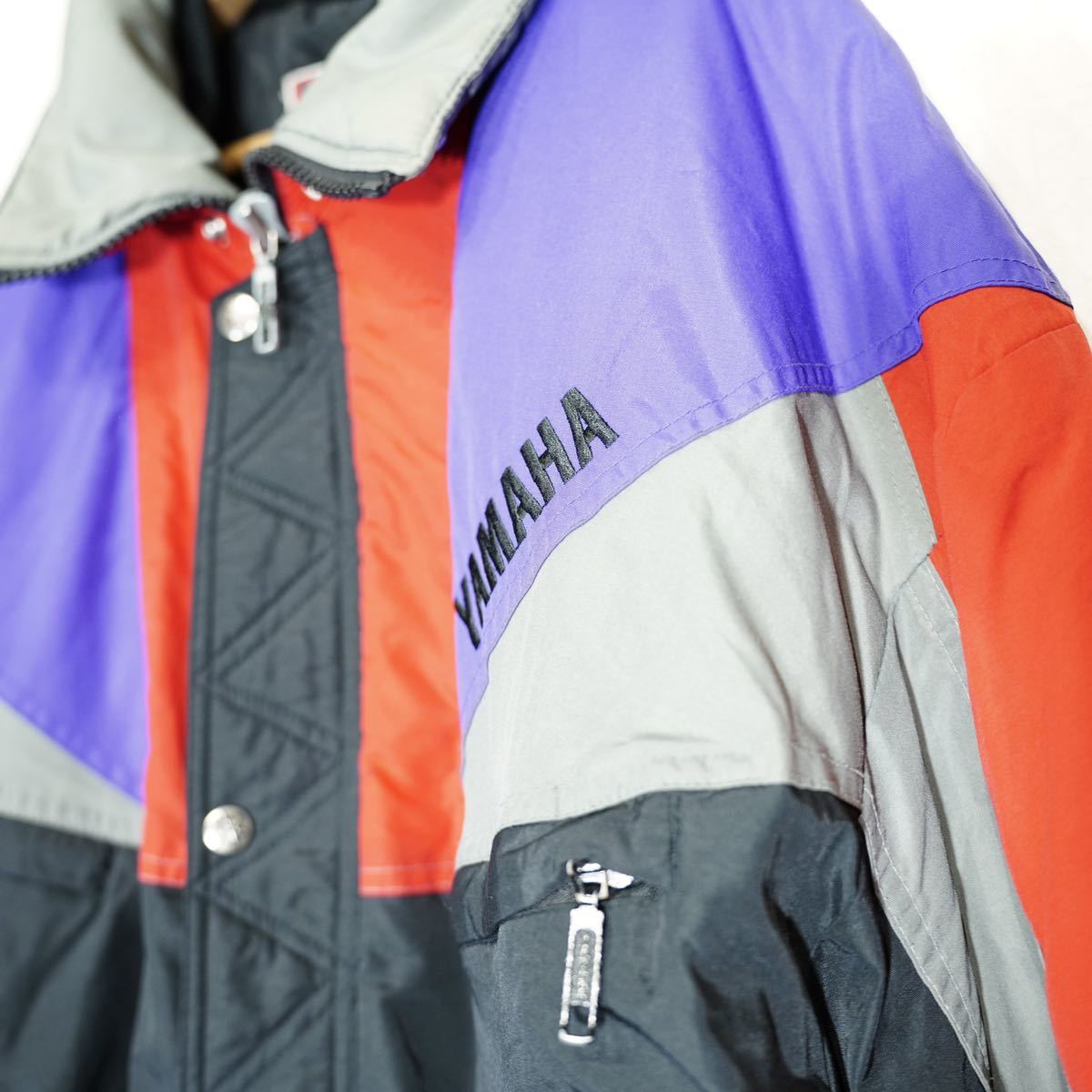 USA VINTAGE YAMAHA SPORTSWEAR LOGO DESIGN ZIP BLOUSON USA VINTAGE YAMAHA SPORTSWEAR LOGO DESIGN ZIP BLOUSON