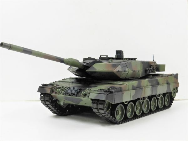 大特価市 ☆塗装済み完成品☆ HengLong 2.4GHz 1/16 戦車ラジコン ドイツ レオパルト2 A6 3889-1【赤外線バトルシステム付 対戦可能 Ver.7.0】 戦車、軍用車両
