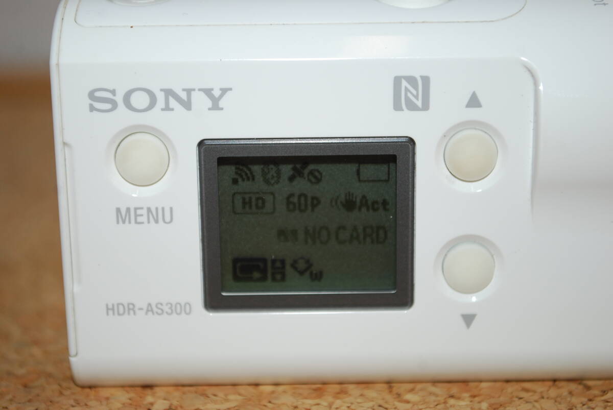 中古品 訳有 SONY ソニー アクションカム HDR-AS300R ライブビューリモコンキット アクションカム ホワイト ボディ デジタルHD RM-LVR3_画像5