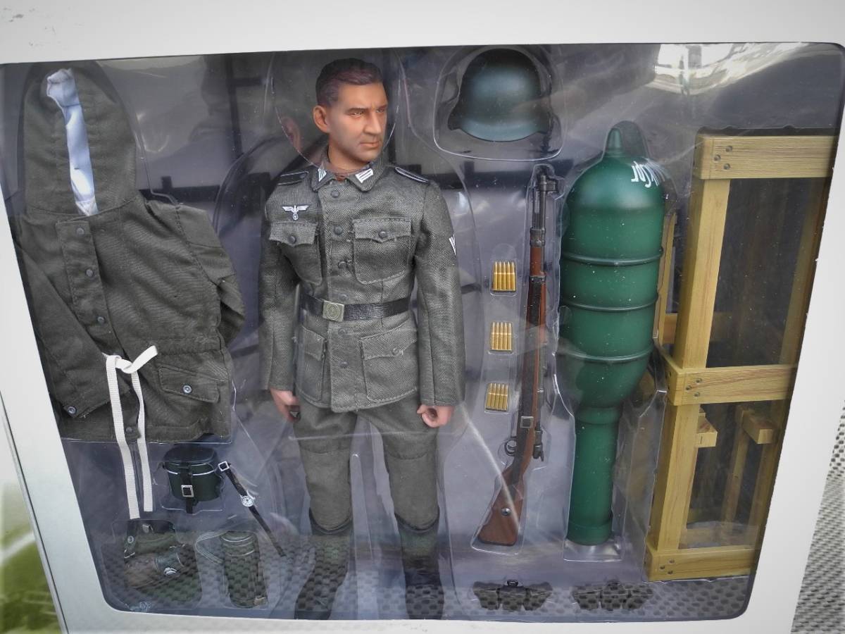アーモン・ゲート Officer ナチス親衛隊将校 硬く アーモン・ゲート Officer ナチス親衛隊将校 硬く