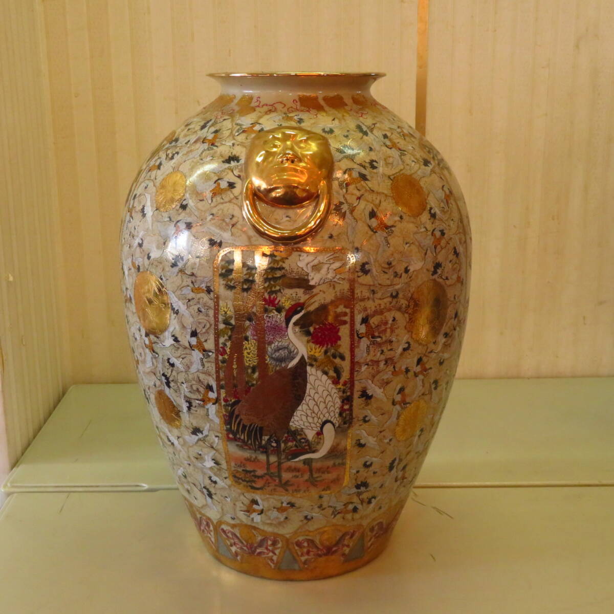 栄盛窯 瀧山作 薩摩焼 金襴手 色絵金彩群鶴山水図 特大 花瓶 高さ約76cm Yahoo!オークション - 高さ61cmの大型作品 薩摩焼 栄盛窯瀧山作