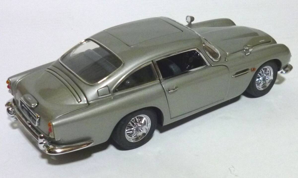 ダンバリーミント 1/24 アストンマーチン DB5 007 ゴールドフィンガー ボンドカー_画像2