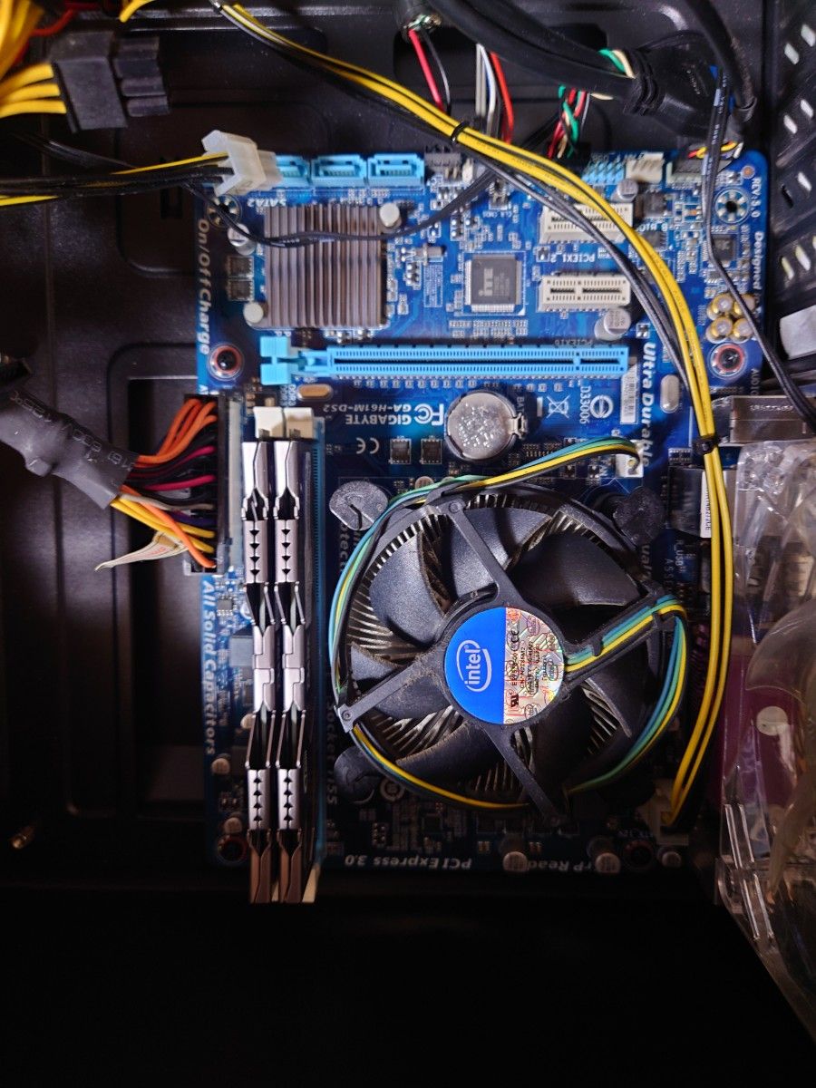 中古カスタムPC マザーボード/メモリ/CPU/電源ユニット/筐体 中古カスタムPC マザーボード/メモリ/CPU/電源ユニット/筐体