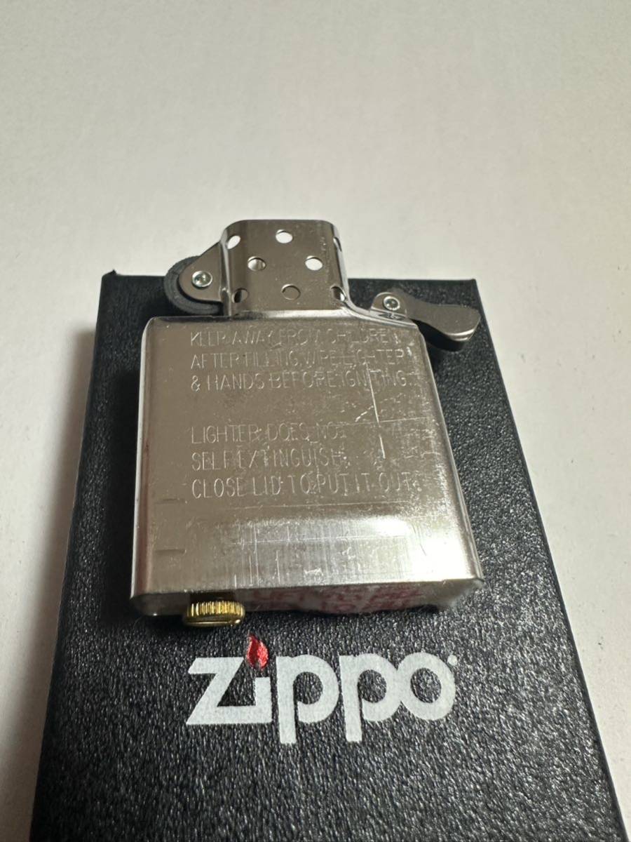 ZIPPO (ジッポ) USA製 オイルライター ケース入り 2018年製 火花確認済 ロゴ ホワイト プリント_画像6