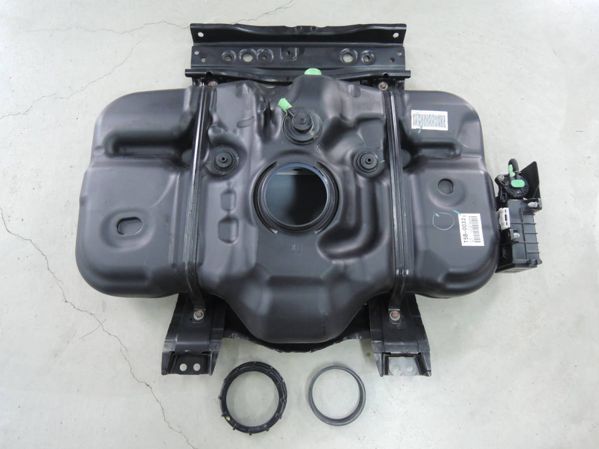 ヤフオク フィット Fit Rs Gk5 前期 純正 燃料タンク フュ