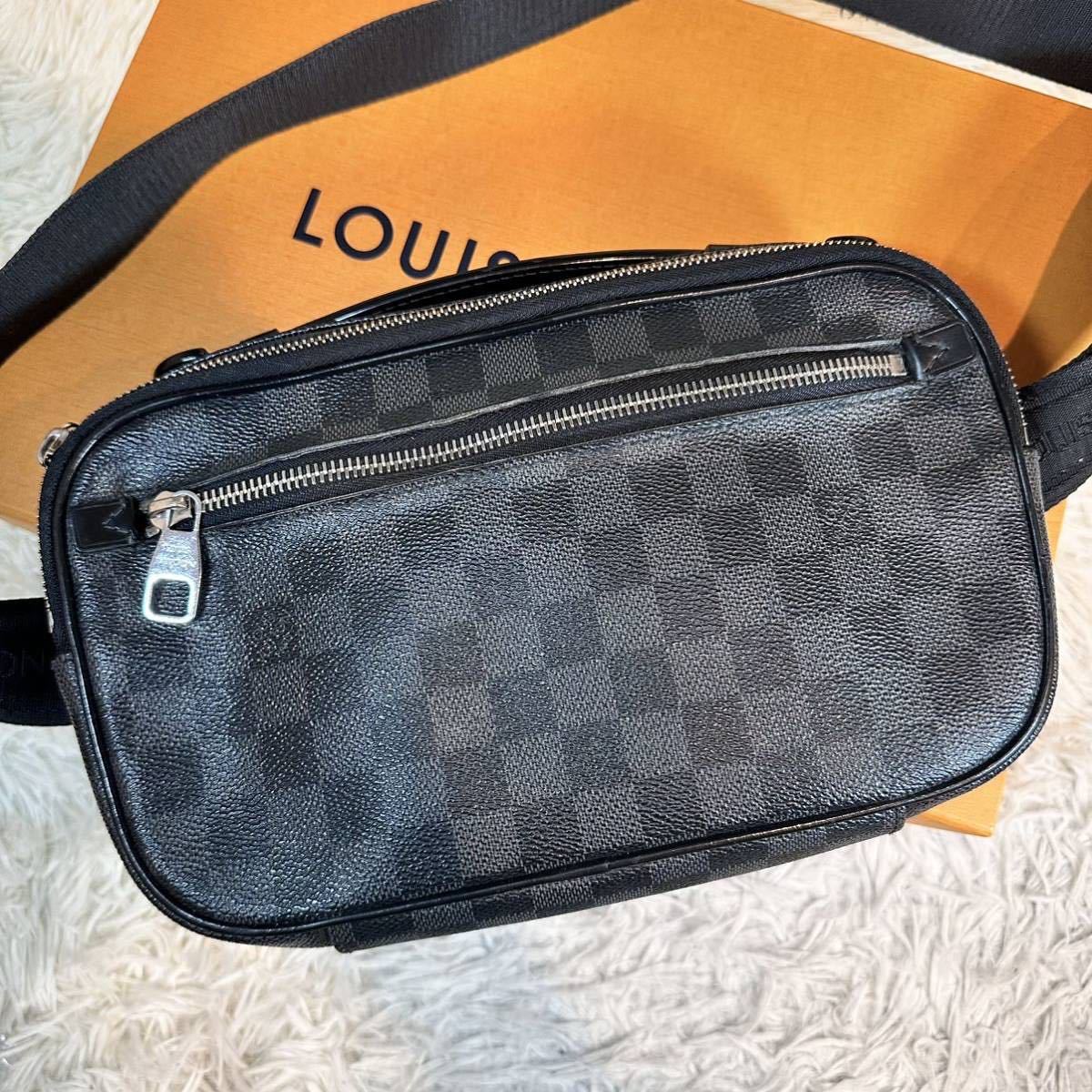 極美品　LOUIS VUITTON ルイヴィトン ダミエ・グラフィット　アンブレール　ボディバッグ N41289 バムバッグ　ショルダー　ブラック_画像1