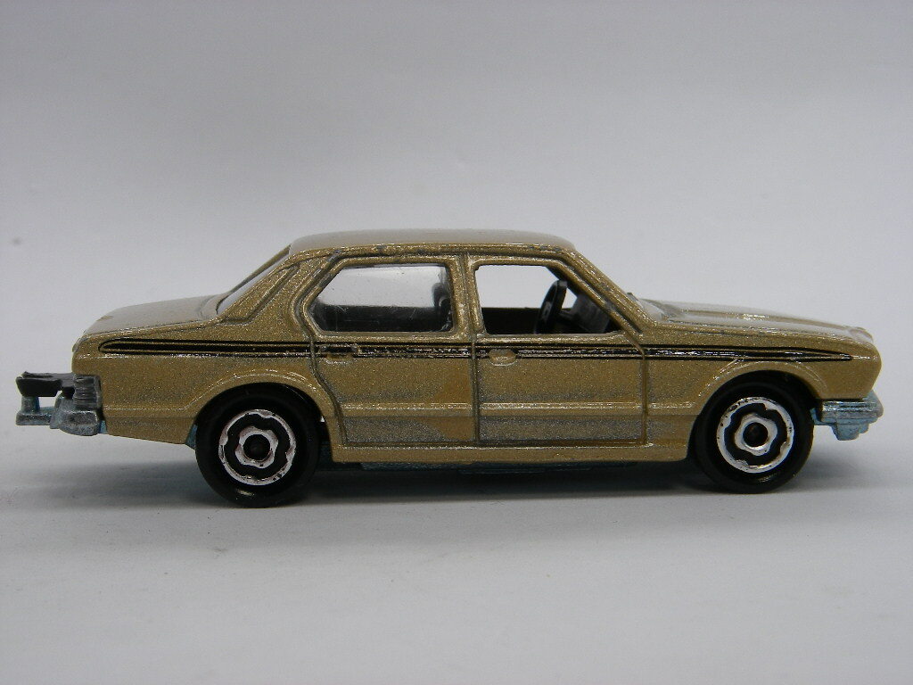 マジョレット (金) BMW 733 ＜ルース＞ Majorette_画像3