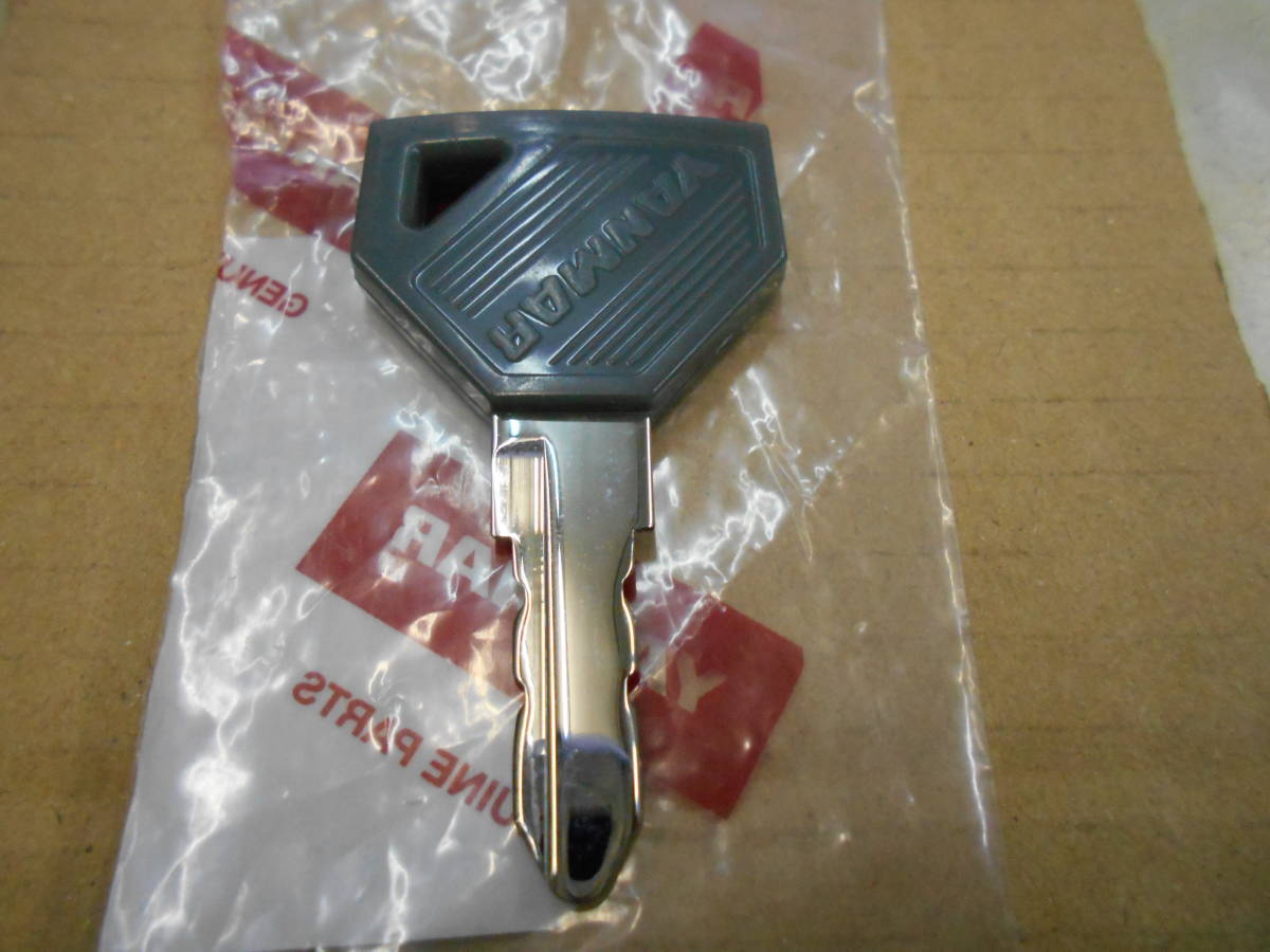 52160 * Подлинный [подлинный ключ] Ключ трактора янмара EG224 Ключ Yanmar Подлинный ключ