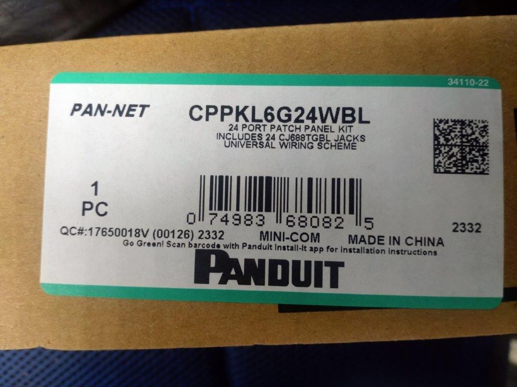 【新品】PANDUIT CPPKL6G24WBL CAT6 24ポートモジュラーパッチパネルキット_画像1