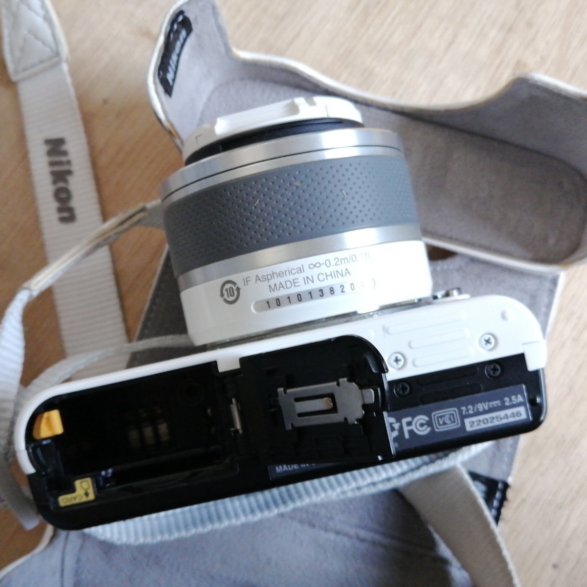 即日支払いのみ Nikon ミラーレス一眼カメラ Nikon 1 ニコンワン J1 標準ズームレンズキット N1 J1HLK 動作確認済 バッテリー付属しません_画像2