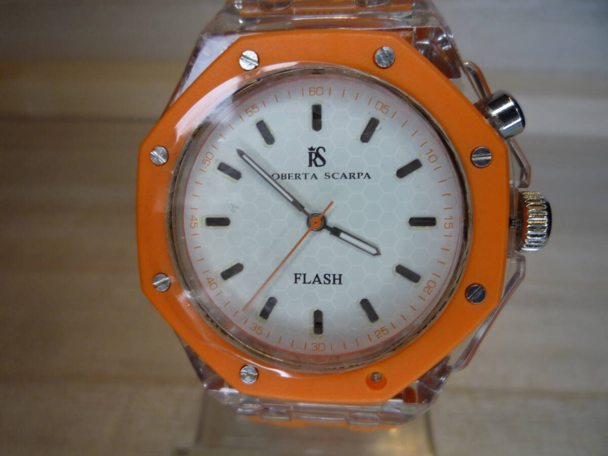 ② ROBERTA SCARPA ロベルタスカルパ FLASH オレンジ クオーツ 腕時計 電池交換済 動作確認済 ジャンク_画像1