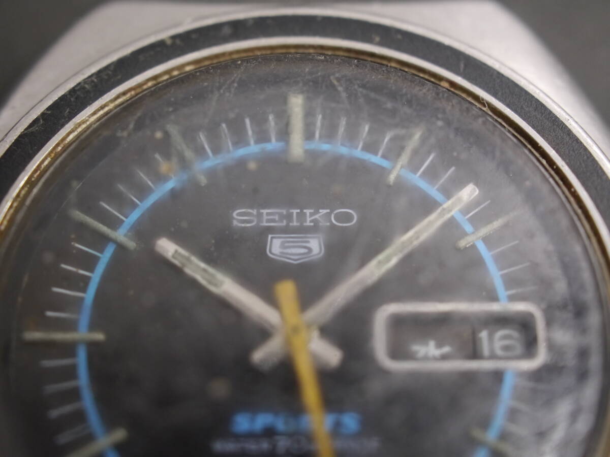 セイコー SEIKO ファイブ 5 スポーツ SPORTS 23石 自動巻き 3針 デイデイト 6106-8560 男性用 メンズ 腕時計 x92 ジャンク 稼働品_画像3