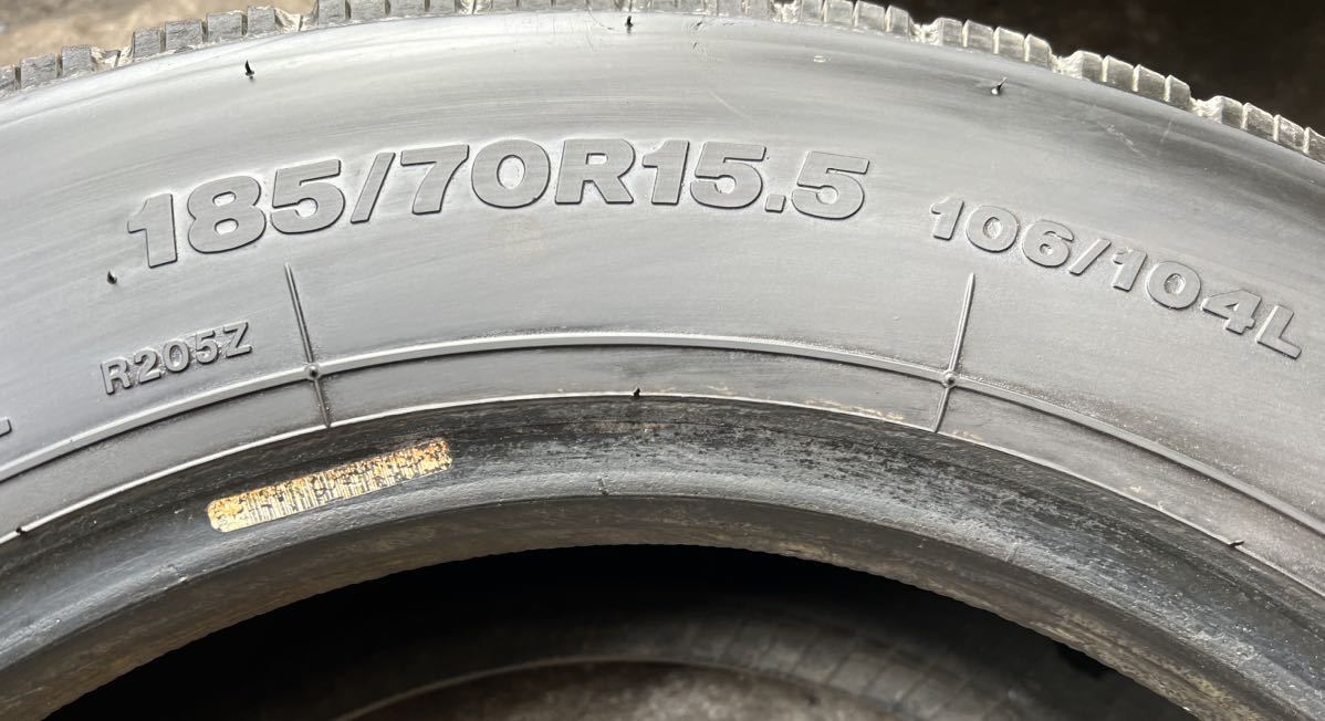 夏タイヤ　ブリヂストン DURAVIS R205 185/70R15.5 106/104LLT ひび割れあり　　４本セット_画像7