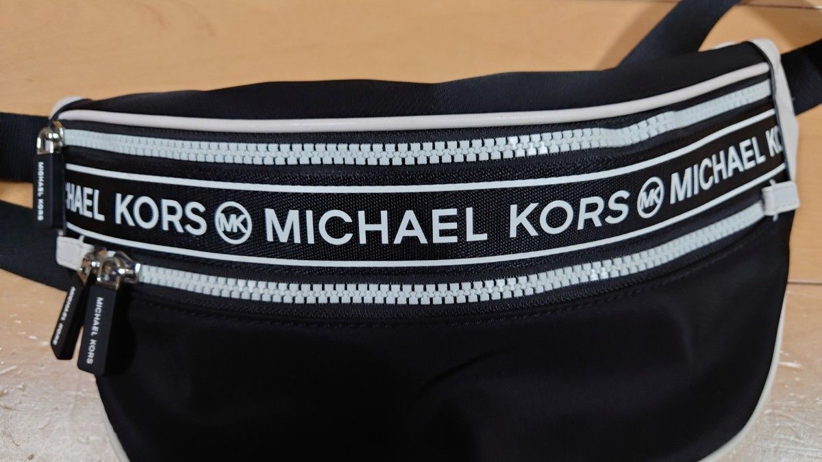 マイケルコース MICHAEL KORS　ボディバッグ　ウエストバッグ　ウエストポーチ