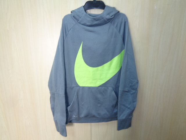 97◆NIKE DRI-FIT フーディー◆ナイキ キッズ L グレー ビックロゴプリン パーカー 子供服 スポーツウェア ポリエステル素材 6B_画像1