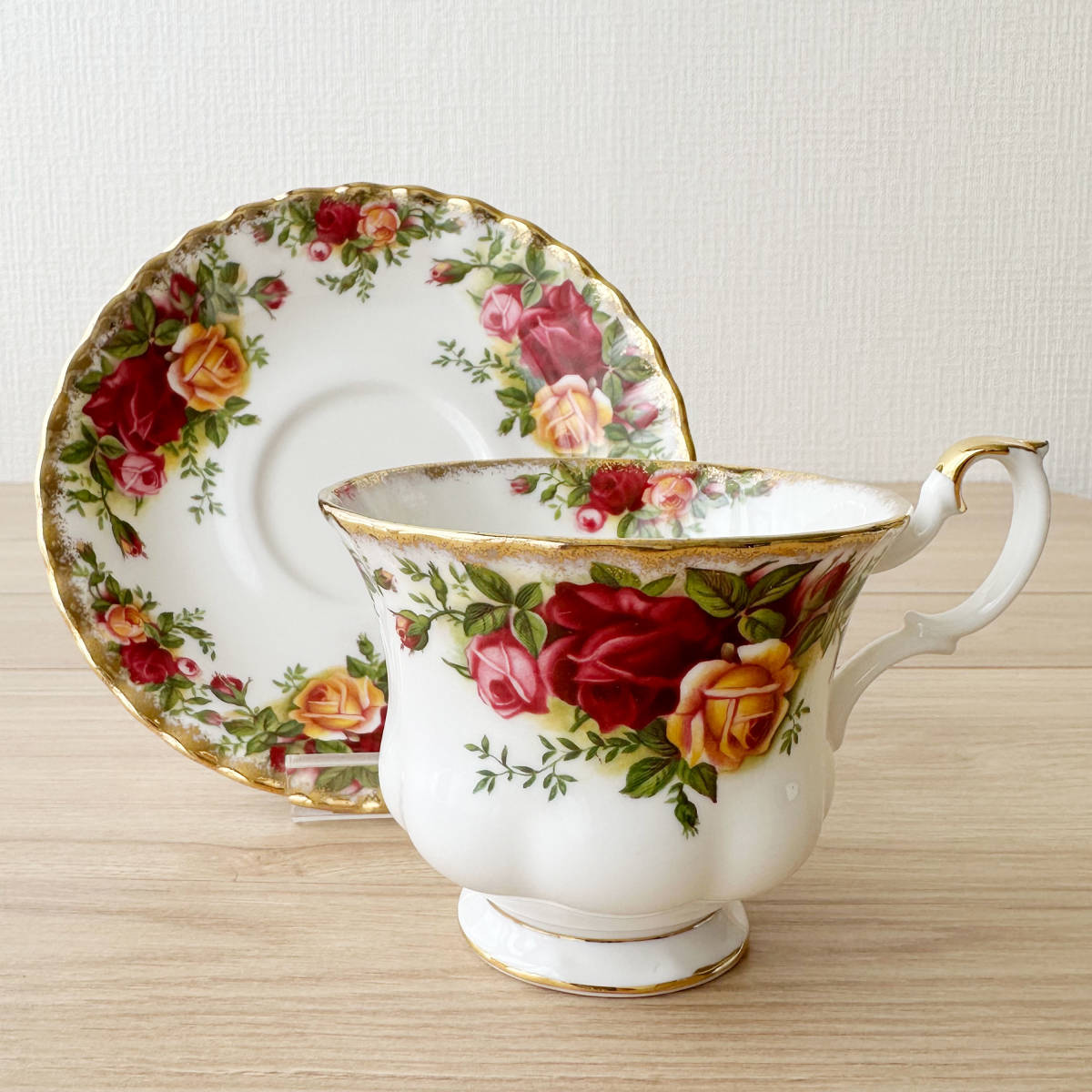 T391 美品 Royal Albert Old Country Rose ロイヤルアルバート カップ＆ソーサー C&S 食器の画像1