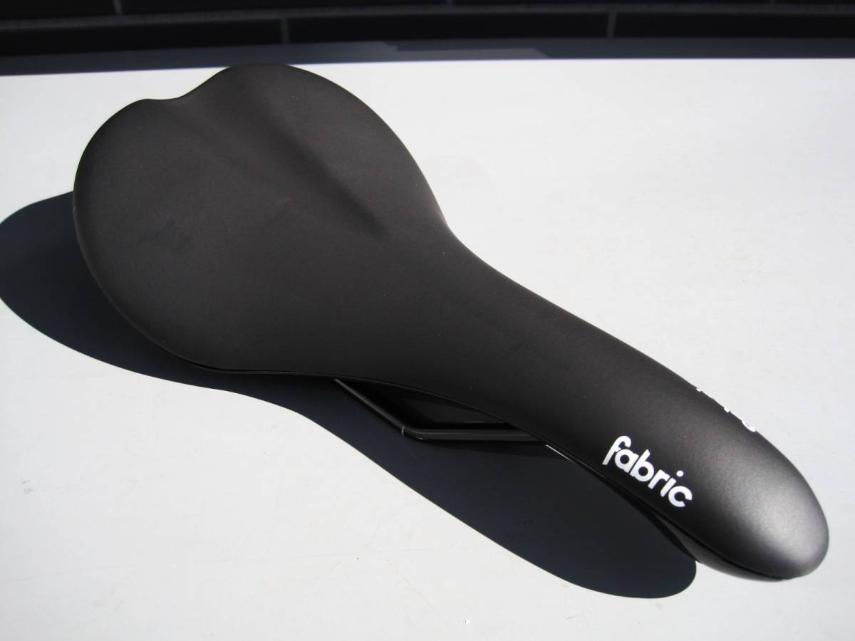 Fabric Scoop Sport Radius ファブリック サドル_画像1