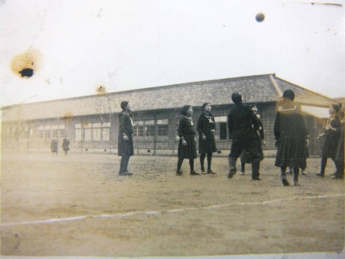 戦前 写真帖 古写真 福岡女子師範学校 教員養成機関 女学生 セーラー服 校舎 学生 海水浴 集合写真 いろいろ104枚_画像2