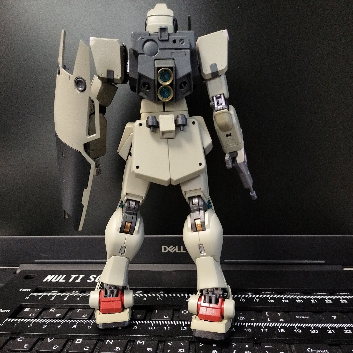 機動戦士ガンダム0080ポケットの中の戦争　MG 1/100 ジムコマンド コロニー戦仕様 RGM-79G 塗装済 完成品 ジャンク プラモデル ガンプラ_画像4