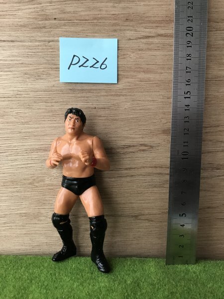 P226☆至宝館　プロレスフィギュア　前田日明(Ｃ)(黒パンツ・髭なし)　☆ルーズ（開封品）キャラプロ_画像1