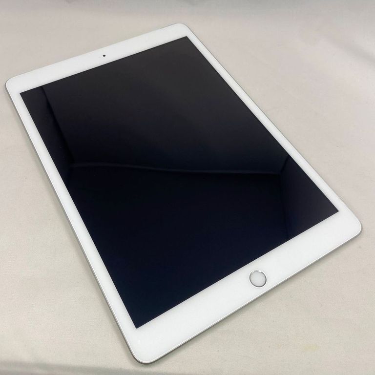 【新古品】iPad（第8世代） Wi-Fi＋Cellular 本体 SIMフリー