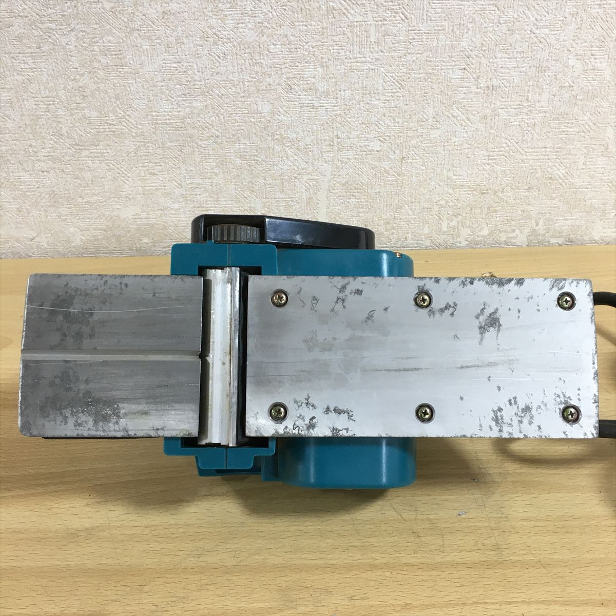 Makita マキタ 1911B 110mm 電気カンナ 電気かんな 電動カンナ 電動かんな カンナ かんな 電動工具 大工 DIY 工具 中古現状品 2 カ 5155_画像8