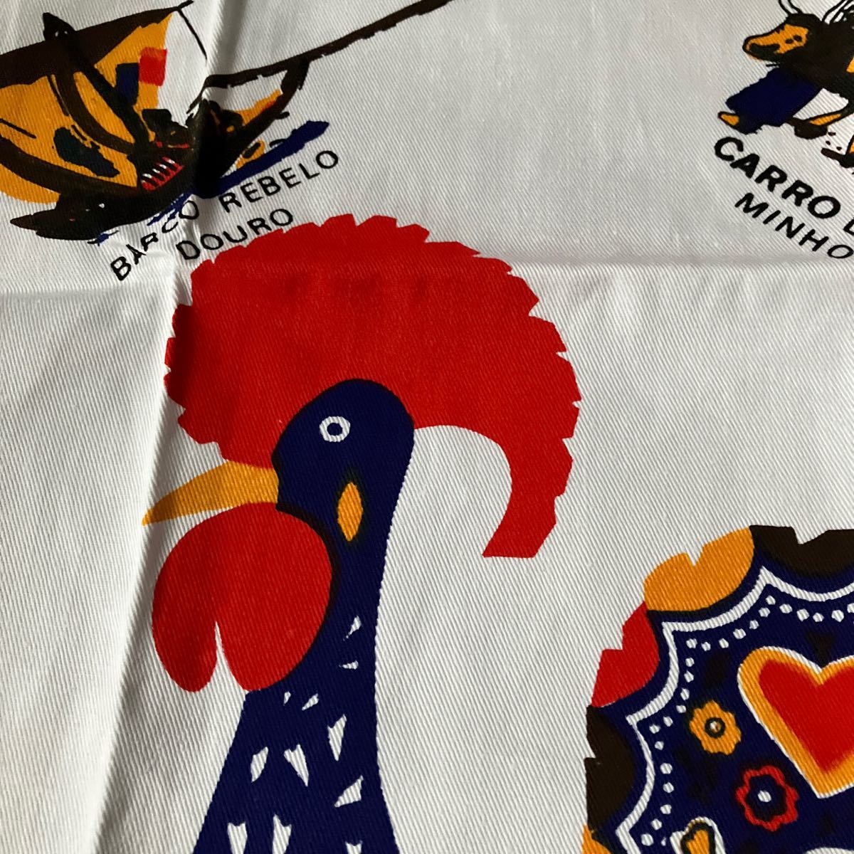 テーブルセンター　ポルトガルの幸せを呼ぶ鳥 柄　綿100% サイズ約５６㎝Ｘ４２㎝_画像9