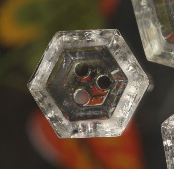 即決 六角形 クリアガラスボタン 3個 13 & 18mm 3穴 透明ガラス リメイク ハンドメイドパーツ フランス輸入 ヴィンテージ_画像4