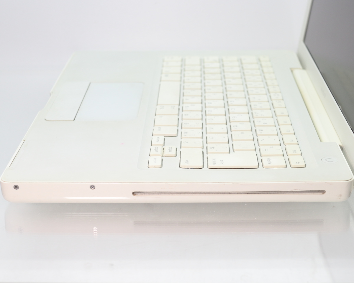 Apple MacBook A1181/Core2Duo 2.0GHz/Late2006/2GB память /HDD80GB/13.3TFT/WiFi Bluetooth/OS X 10.7 Lion #0224